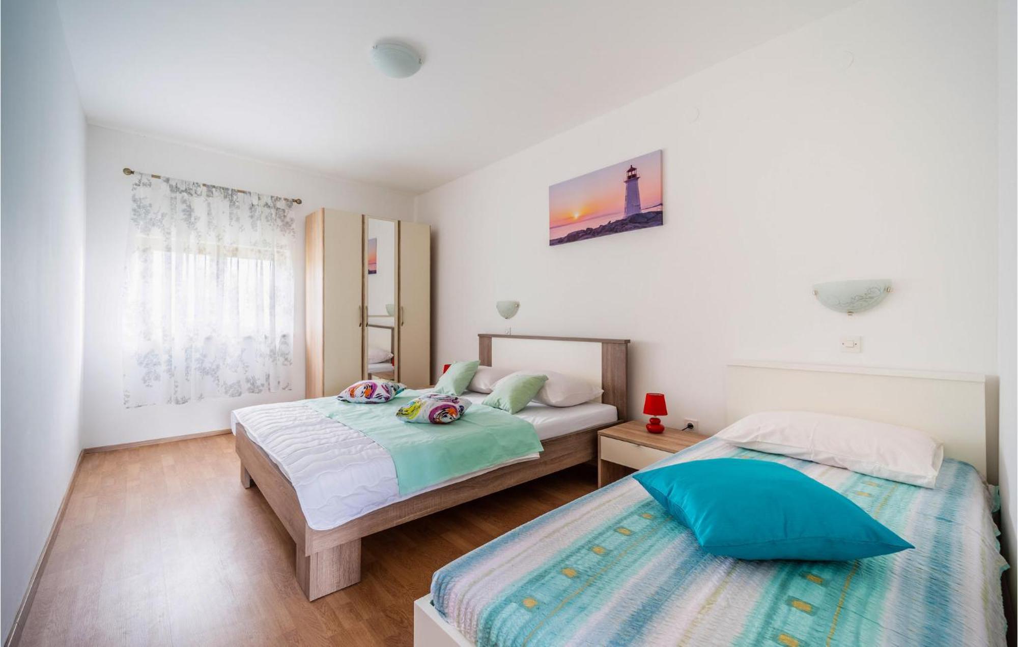 Amazing Apartment In Krnica With Kitchen מראה חיצוני תמונה